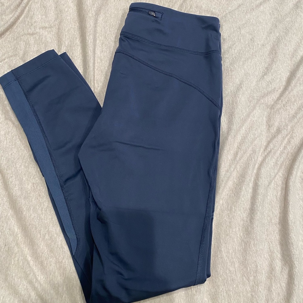 **SOLD**
Women’s Nike Run Dri- FIT Deep Blue Leggings